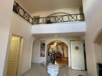 Casa de 3 habitaciones, Corregidora · Casa en Venta en Rincón Campestre, Corregidora Querétaro | Doble Altura, Jacuzzi y Terraza con Asado