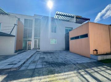 Casa · 250m² · 4 Recámaras · 2 Estacionamientos · Casa en Venta en Residencial Tires Lerma, Amomolulco.