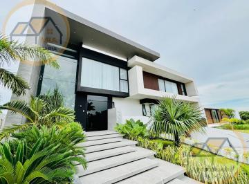 Casa · 1050m² · 6 Recámaras · 9 Estacionamientos · Casa en Venta de 3 Niveles en Frac. Punta Tiburón