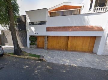 Casa de 5 habitaciones, Coyoacán · Casa en Paseos de Taxqueña, Coyoacan, con Jardin, Cerca de Parques, Plazas Comerciales.