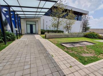 Edificio · 150 Estacionamientos · Fp Edificio Corporativo en Venta en Metepec