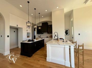 Casa en condominio · 3 Recámaras · 4 Estacionamientos · Fp Casa en Metepec con Recámara en Planta Baja
