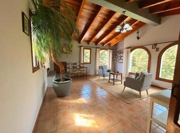 Casa en condominio · 566m² · 4 Recámaras · 6 Estacionamientos · Fp Casa en Venta Zamarrero con Amplio Jardín y Casa Club