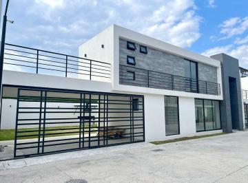 Casa en condominio · 308m² · 3 Recámaras · 5 Estacionamientos · Fp Casa en Venta en Metepec Residencial Lucianna
