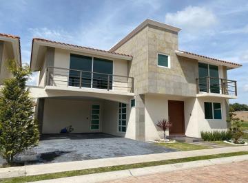 Casa en condominio · 300m² · 3 Recámaras · 4 Estacionamientos · Fp Casa en Venta en Metepec, Residencial Gran Quinta