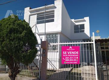 Casa · 4 Recámaras · 1 Estacionamiento · Casa en La Colonia Loma Dorada