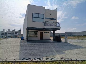 Casa · 270m² · 3 Recámaras · 2 Estacionamientos · Casa en Preventa