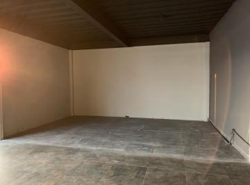 Local comercial · 140m² · 1 Estacionamiento · Local Comercial Primer Piso Cerca de Interlomas 140 m