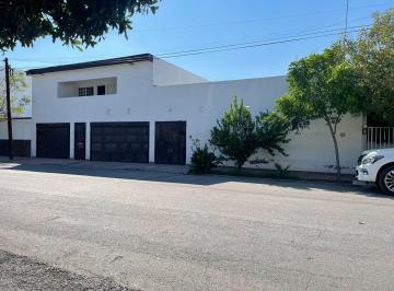 Casa · 460m² · 6 Recámaras · Casa en Las Margaritas en Torreón Coahuila