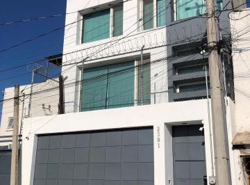 Casa · 298m² · 5 Recámaras · 2 Estacionamientos · Casa en Venta en El Fortin - (4)