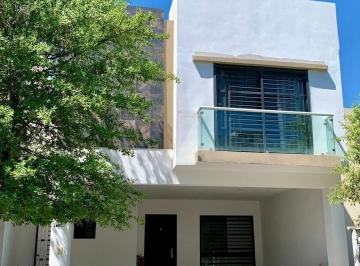 Casa · 162m² · 3 Recámaras · 2 Estacionamientos · Casa en Dominio Cumbres