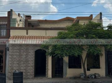 Casa · 209m² · 4 Recámaras · Casa en Venta en Moderno Apodaca