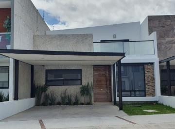 Casa · 160m² · 3 Recámaras · 2 Estacionamientos · Casa en Venta Cañadas del Arroyo