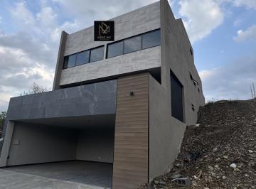 Casa · 308m² · 3 Recámaras · Casa en Venta en Santiago