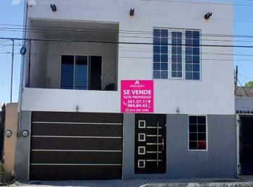 Casa · 230m² · 4 Recámaras · 1 Estacionamiento · Casa Col. Revolucion