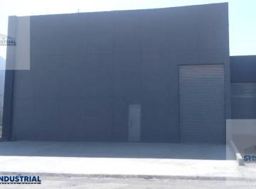 Bodega comercial · 840m² · 4 Estacionamientos · Bodega en Renta Zona Santa Catarina