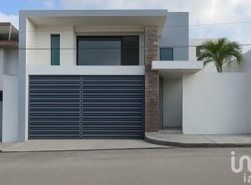 Casa · 324m² · 3 Recámaras · 2 Estacionamientos · Oportunidad Unica Casa en Preventa Col Manuel R Diaz Ciudad Madero Tamaulipas