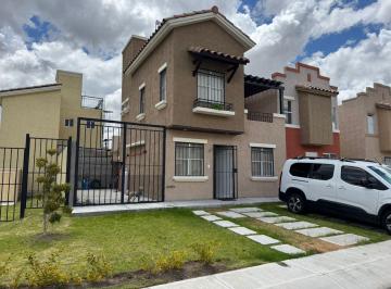 Casa · 90m² · 2 Recámaras · 2 Estacionamientos · Casa en Renta en Fraccionamiento Real de Navarra, Zempoala