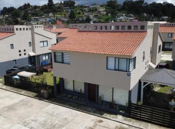 Casa en condominio · 214m² · 3 Recámaras · 2 Estacionamientos · Casa en Venta en Lerma, Residencial Los Olivos