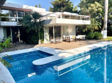 Casa · 900m² · 5 Recámaras · 6 Estacionamientos · Casa en Cuernavaca Centro