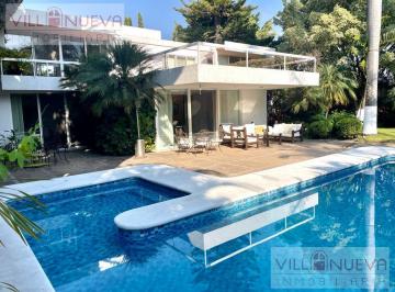 Casa · 1500m² · 6 Recámaras · 4 Estacionamientos · Casa en Cuernavaca Centro