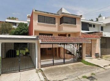Casa de 3 habitaciones, Naucalpan de Juárez · Casa en Jardines de Satelite Naucalpan, con 3 Recamaras, 3 Baños y 2 Estacionamientos