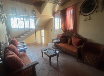 Casa de 5 habitaciones, León · Eyupol Casa en Esquina con Amplios Espacios