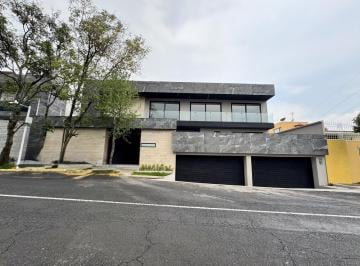 Casa · 1100m² · 4 Recámaras · 8 Estacionamientos · Espectacular Residencia Nueva en Venta en Bosques de Las Lomas