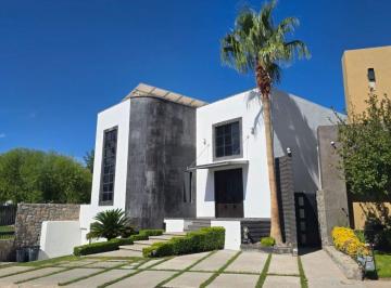 Casa de 4 habitaciones, Juárez · Casa en Venta Campos Eliseos Porttales de Abadia