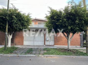Casa · 289m² · 3 Recámaras · 1 Estacionamiento · Casa Jardines de Irapuato - (4)