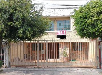 Casa de 4 habitaciones, Zapopan · Casa en Venta en Loma Bonita