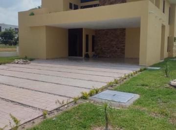 Casa · 476m² · 5 Recámaras · 4 Estacionamientos · Casa - Fraccionamiento Lagunas de Miralta