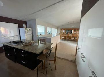 Casa · 288m² · 4 Recámaras · 2 Estacionamientos · Casa en Fraccionamiento en Club de Golf Hacienda San Gaspar Jiutepec - Maz - 2460 - Fr
