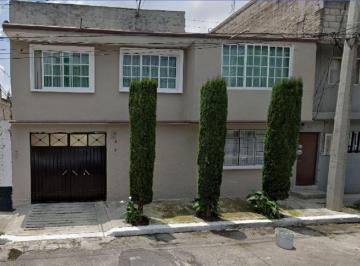 Casa de 4 habitaciones, Cuajimalpa de Morelos · Casa en Cuajimalpa, Colonia Ganjas Navidad, con 4 Recamaras