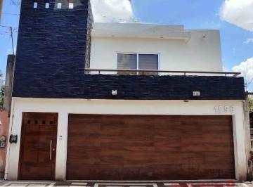 Casa · 202m² · 3 Recámaras · 2 Estacionamientos · Casa en Las Américas