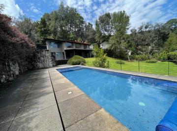 Casa de 4 habitaciones, Valle de Bravo · Casa con Gran Jardín y Alberca, Avándaro