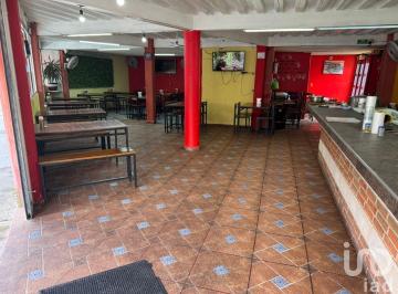 Casa · 280m² · 4 Recámaras · Casa con Locales Comerciales en Venta, Boulevares, Naucalpan