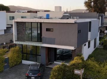 Casa · 247m² · 4 Recámaras · 4 Estacionamientos · Casa en Casa Fuerte Ciudadela