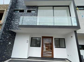 Casa · 160m² · 4 Recámaras · 2 Estacionamientos · Casa en Capital Norte