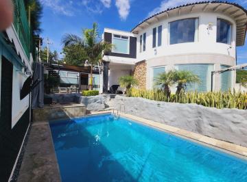 Casa de 4 habitaciones, Ixtapan de la Sal · Jacarandas Residencia de Lujo Alberca y Jacuzzi Climatizados, Amplio Jardín con Palapa y Asador.