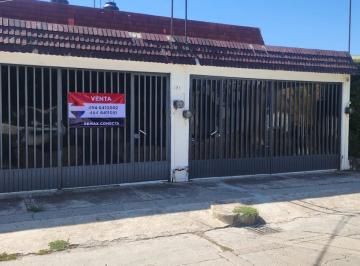 Casa · 370m² · 6 Recámaras · 4 Estacionamientos · Casa Francita - (4)