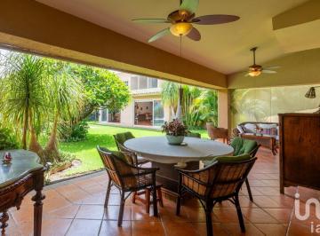 Casa · 592m² · 7 Recámaras · 5 Estacionamientos · Venta Dos Casas en Condominio con Seguridada en La Herradura Cuernavaca