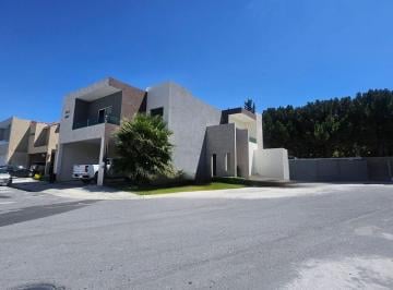 Casa de 4 habitaciones, Saltillo · Casa en Venta en Real de Torrecillas
