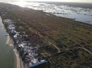 Terreno / Lote · 160m² · Terreno en Venta Cerca de La Playa, Chicxulub