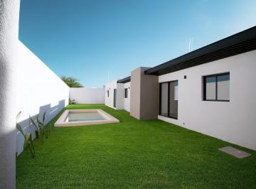 Casa en condominio · 305m² · 3 Recámaras · 2 Estacionamientos · Residencia de Una Planta en Venta en Dzityá