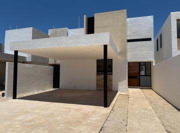 Casa en condominio · 189m² · 3 Recámaras · 4 Estacionamientos · Privada Residencial a 7 Minutos de Plaza Harbor