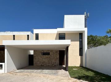 Casa en condominio · 228m² · 3 Recámaras · 2 Estacionamientos · Casa en Residencial Cholul, Mérida