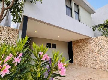 Casa en condominio · 206m² · 3 Recámaras · 2 Estacionamientos · Casa en Venta Dentro de Privada Boutique en Conkal