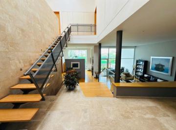 Casa de 3 habitaciones, San Pedro Garza García · Amplia y Hermosa Casa en Venta en San Pedro
