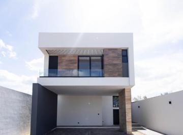 Casa · 255m² · 3 Recámaras · 2 Estacionamientos · Casa de 3 Habitaciones en Residencial en Conkal